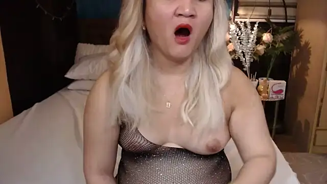 Snapshot of xheavenlytrans chatting on October 31, 8:49 pm xheavenlytrans online show from October 31, 8:49 pm