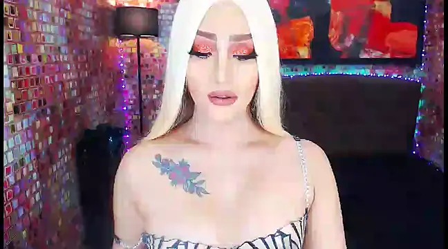 Snapshot of KylieMaxwellCaulfield_TS chatting on February 17, 6:50 pm KylieMaxwellCaulfield TS online show from February 17, 6:50 pm