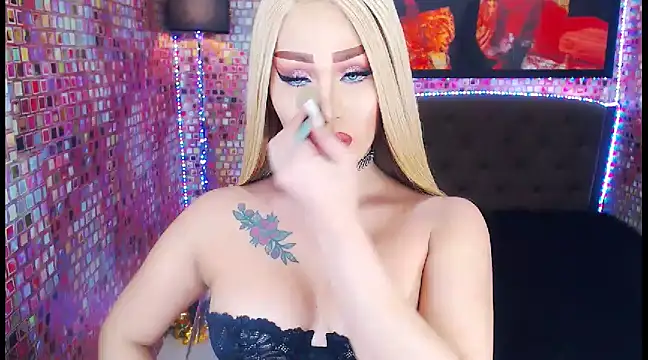 Snapshot of KylieMaxwellCaulfield_TS chatting on February 27, 5:29 am KylieMaxwellCaulfield TS online show from February 27, 5:29 am