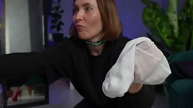 ClaraBendover online show from December 2, 8:43 pm