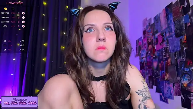 HotaruTomo online show from October 31, 10:27 pm