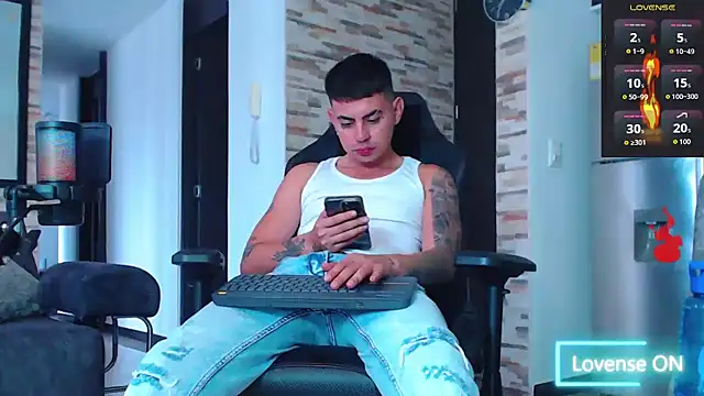 Snapshot of Lobito_xxxl chatting on November 27, 9:26 pm Lobito xxxl online show from November 27, 9:26 pm