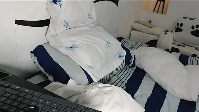 yina-rosse online show from October 13, 8:43 pm