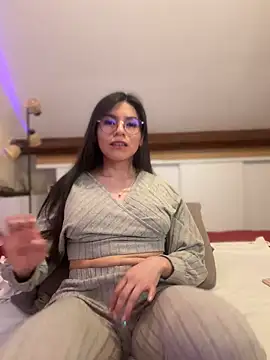 LalieFR online show from March 20, 7:04 pm