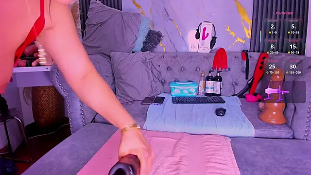 Snapshot of dailly_hot chatting on February 8, 7:06 am dailly hot online show from February 8, 7:06 am