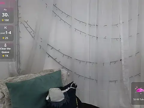 Snapshot of ninaa_fox chatting on April 22, 7:31 pm ninaa fox online show from April 22, 7:31 pm