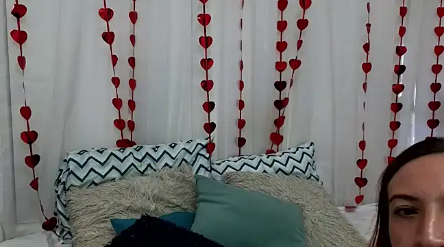 ninaa fox online show from February 18, 8:14 pm