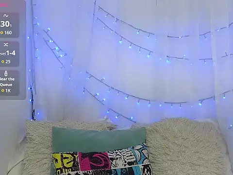 Snapshot of ninaa_fox chatting on May 8, 1:48 pm ninaa fox online show from May 8, 1:48 pm