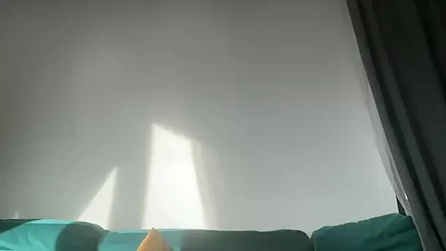 Iris cherry online show from November 18, 7:00 am