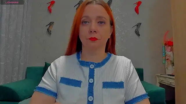 Snapshot of emilianna666 chatting on October 8, 8:38 am emilianna666 online show from October 8, 8:38 am