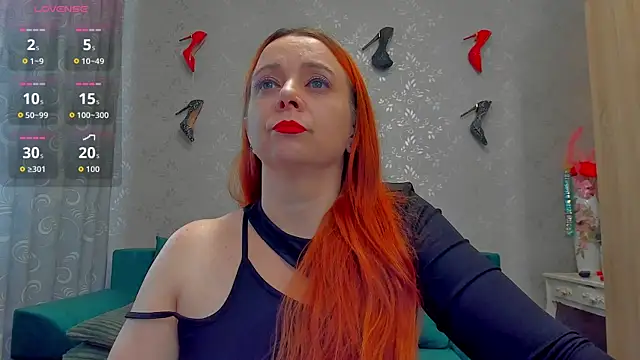 Snapshot of emilianna666 chatting on October 2, 9:23 am emilianna666 online show from October 2, 9:23 am