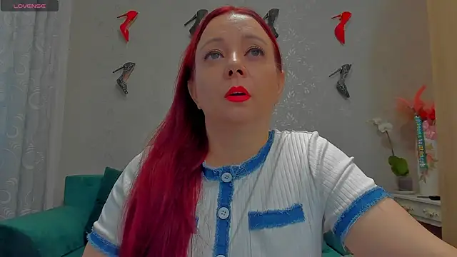 emilianna666 online show from November 6, 11:47 am