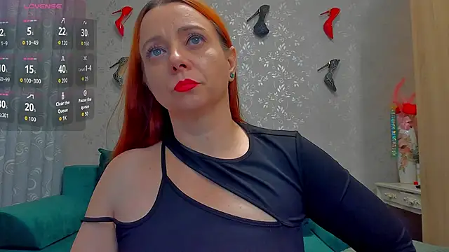 Snapshot of emilianna666 chatting on October 1, 1:26 pm emilianna666 online show from October 1, 1:26 pm