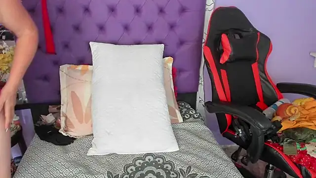 Margoth clain online show from October 31, 12:57 pm