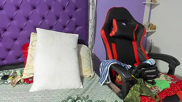 Margoth clain online show from October 29, 1:59 am