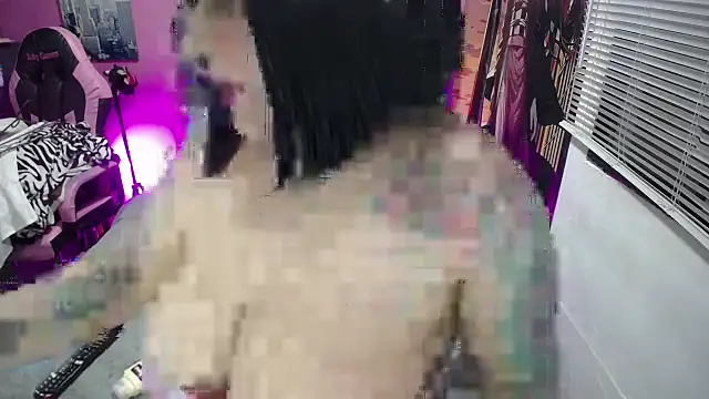 JEENEVIEVE online show from January 9, 6:26 pm