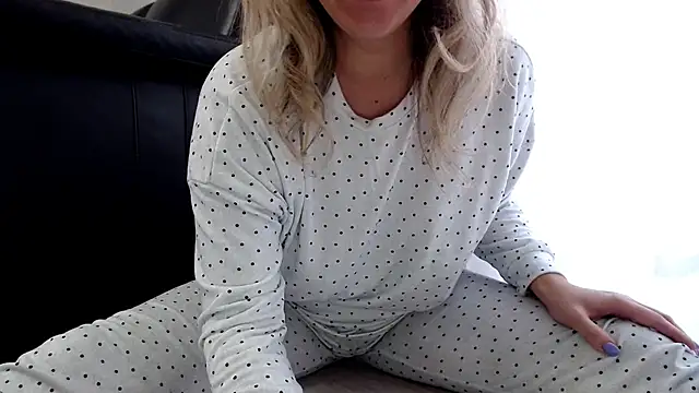 Snapshot of SofiaLenis chatting on January 12, 1:48 pm SofiaLenis online show from January 12, 1:48 pm