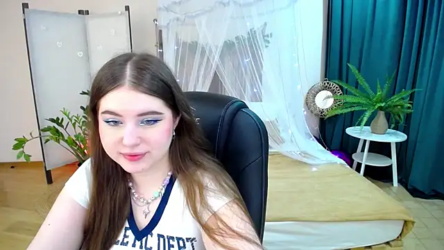 Snapshot of NicoleFoxery chatting on March 10, 6:23 pm NicoleFoxery online show from March 10, 6:23 pm