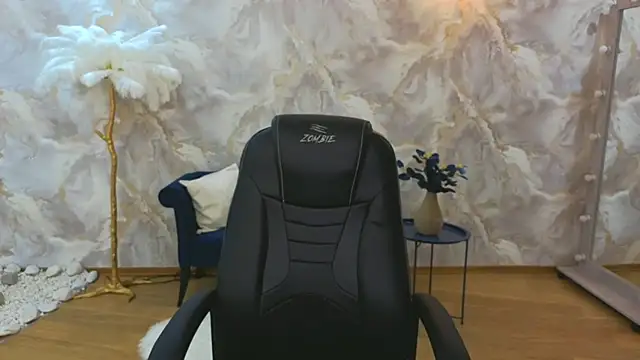 Snapshot of NicoleFoxery chatting on September 13, 6:30 pm NicoleFoxery online show from September 13, 6:30 pm
