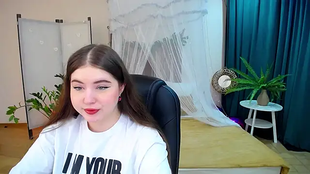 Snapshot of NicoleFoxery chatting on March 9, 6:21 pm NicoleFoxery online show from March 9, 6:21 pm