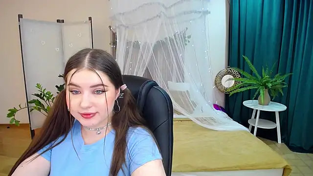 Snapshot of NicoleFoxery chatting on March 19, 9:27 pm NicoleFoxery online show from March 19, 9:27 pm