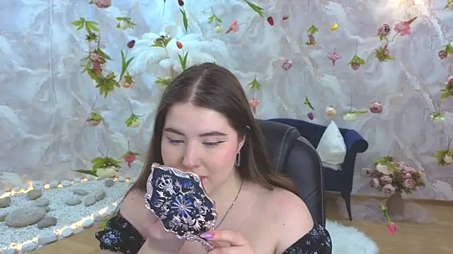 NicoleFoxery online show from March 19, 8:20 pm