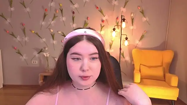 NicoleFoxery online show from April 19, 6:21 pm
