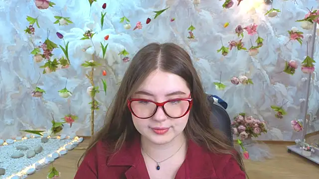 NicoleFoxery online show from April 5, 6:25 pm