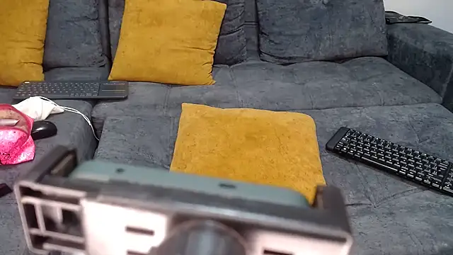 Snapshot of kamila-diablita chatting on February 19, 5:16 pm kamila-diablita online show from February 19, 5:16 pm