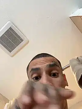 Snapshot of Prettyboiflaco chatting on March 13, 3:17 pm Prettyboiflaco online show from March 13, 3:17 pm