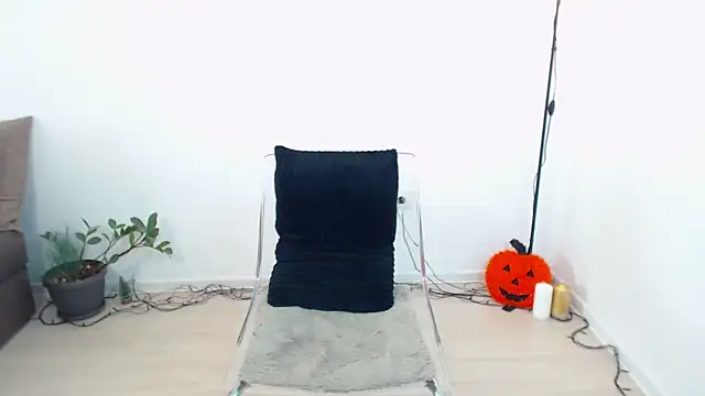 Snapshot of KathyWest chatting on October 30, 7:50 am KathyWest online show from October 30, 7:50 am