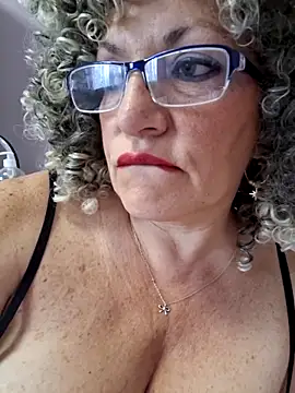 Hot Azaleea online show from June 3, 6:58 am