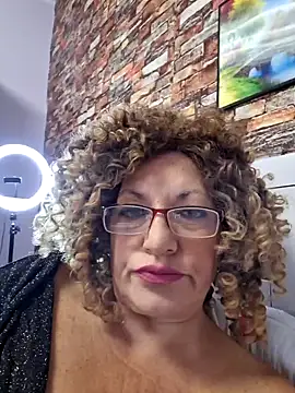 Snapshot of Hot_Azaleea chatting on October 2, 6:17 am Hot Azaleea online show from October 2, 6:17 am