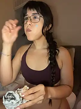 Evie-Luna online show from April 3, 2:07 am