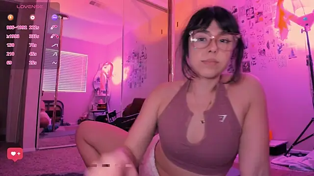 Evie-Luna online show from June 6, 2:06 am