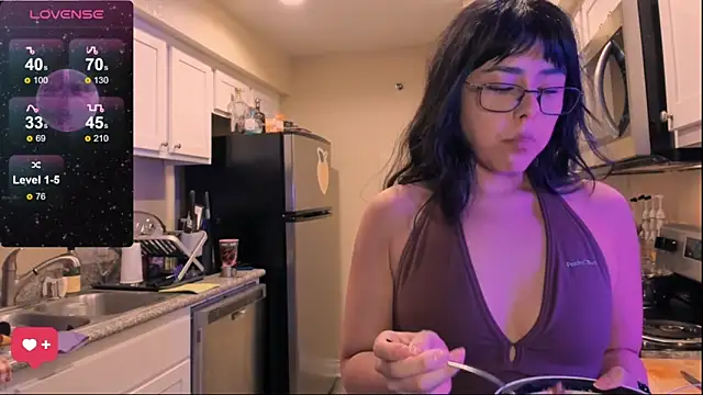 Evie-Luna online show from March 7, 1:31 am