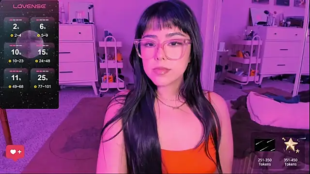 Evie-Luna online show from March 2, 2:30 am
