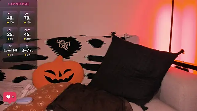 Evie-Luna online show from October 19, 1:19 am