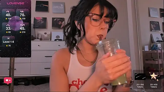 Evie-Luna online show from February 23, 12:30 am