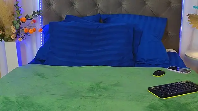 Ariana Petite online show from March 2, 5:08 am