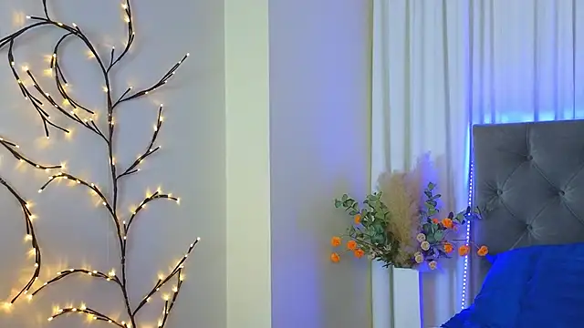 Ariana Petite online show from March 19, 12:32 am