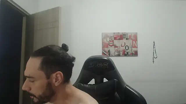 samuelgarcia  online show from December 17, 7:46 am