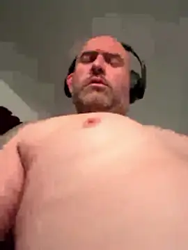 Snapshot of cockymarkus chatting on March 15, 6:31 am cockymarkus online show from March 15, 6:31 am