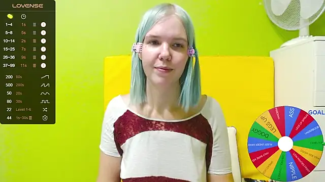 Snapshot of Ultra_Meow chatting on October 26, 9:59 pm Ultra Meow online show from October 26, 9:59 pm