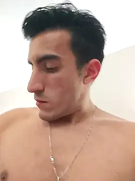 Snapshot of TommyMomentum chatting on October 28, 2:34 am TommyMomentum online show from October 28, 2:34 am