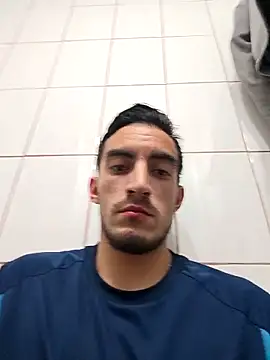 Snapshot of TommyMomentum chatting on September 19, 5:22 am TommyMomentum online show from September 19, 5:22 am