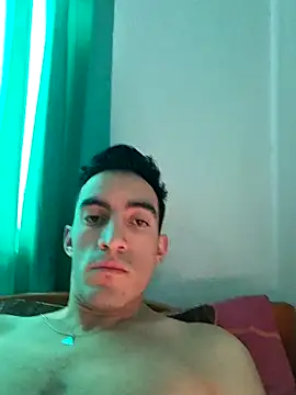 Snapshot of TommyMomentum chatting on October 8, 12:39 pm TommyMomentum online show from October 8, 12:39 pm