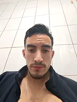 Snapshot of TommyMomentum chatting on September 17, 6:59 am TommyMomentum online show from September 17, 6:59 am