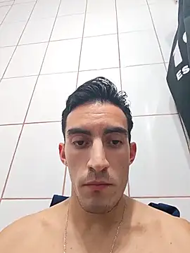 Snapshot of TommyMomentum chatting on October 21, 4:12 am TommyMomentum online show from October 21, 4:12 am