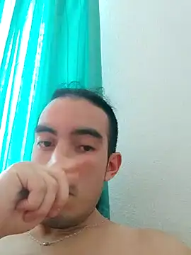 Snapshot of TommyMomentum chatting on December 17, 3:16 pm TommyMomentum online show from December 17, 3:16 pm